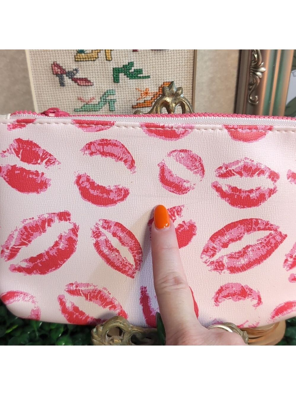 Lippy Lip Makeup Lot - Picture 14 of 16